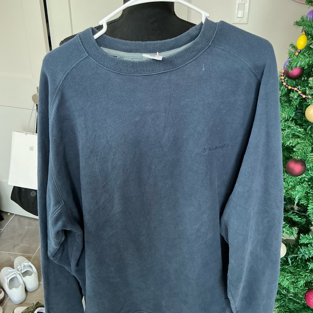 Columbia Men's Navy Blue Sweater